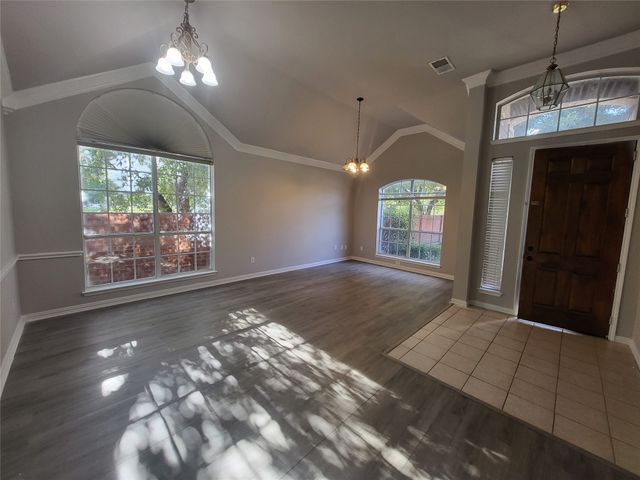 119 Saint James Road, Irving, TX 75063