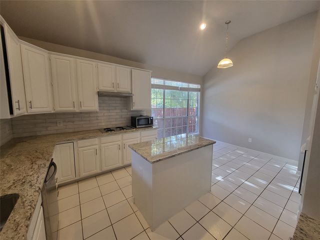 119 Saint James Road, Irving, TX 75063