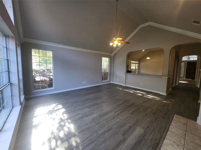 119 Saint James Road, Irving, TX 75063