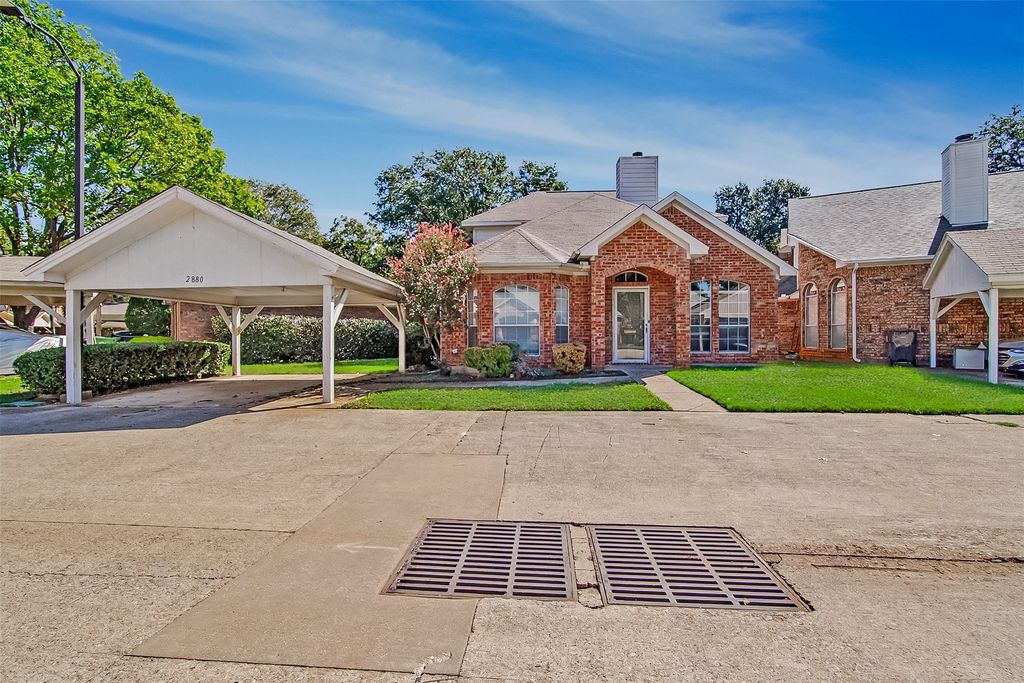 2880 Inniswood Circle, Arlington, TX 76015 — exterior
