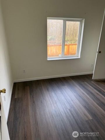 1905 Honeysuckle Lane, Centralia, WA 98531