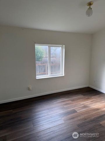 1905 Honeysuckle Lane, Centralia, WA 98531