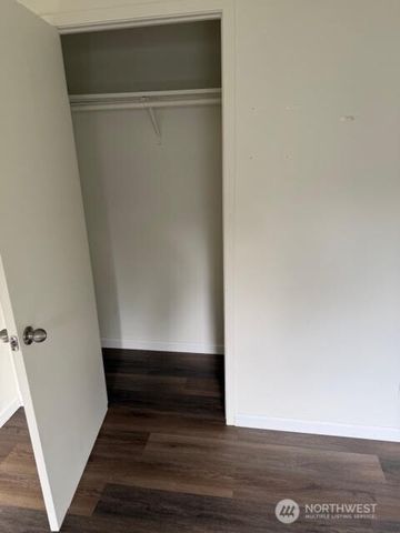 1905 Honeysuckle Lane, Centralia, WA 98531