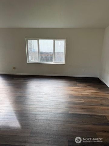 1905 Honeysuckle Lane, Centralia, WA 98531
