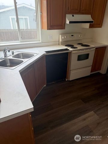 1905 Honeysuckle Lane, Centralia, WA 98531