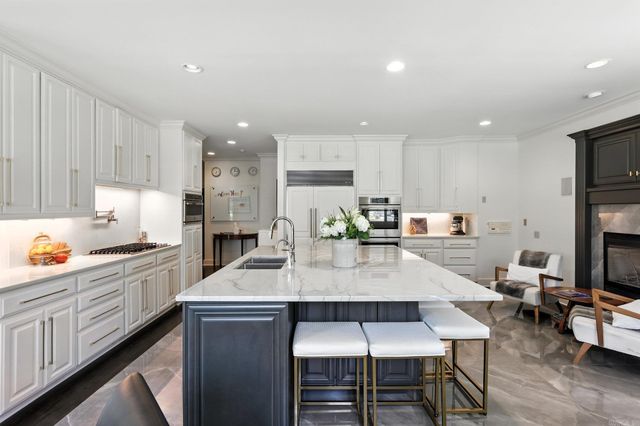 67 Chenal Circle, Little Rock, AR 72223