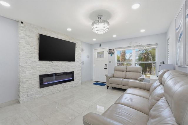 5922 MALCROSS DRIVE, Orlando, FL 32812