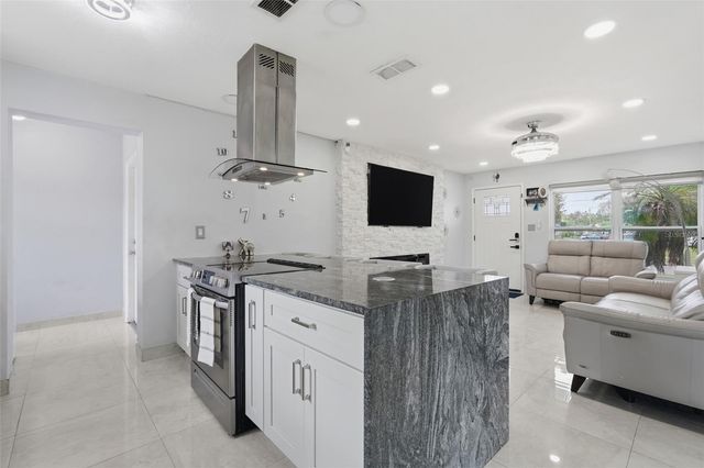 5922 MALCROSS DRIVE, Orlando, FL 32812