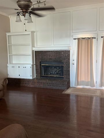1605 NE 11th Street, Moore, OK 73160
