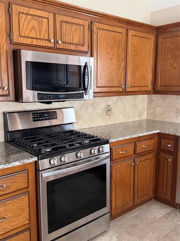 1605 NE 11th Street, Moore, OK 73160