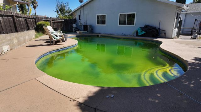 6903 Mesa Grande Ct, Sacramento, CA 95828