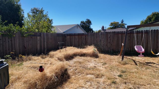 6903 Mesa Grande Ct, Sacramento, CA 95828