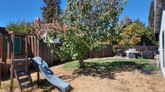 6903 Mesa Grande Ct, Sacramento, CA 95828