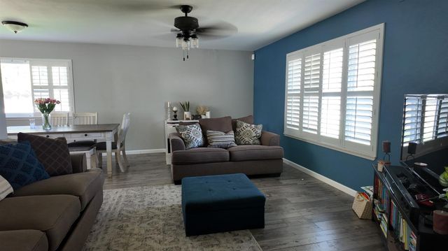 6903 Mesa Grande Ct, Sacramento, CA 95828