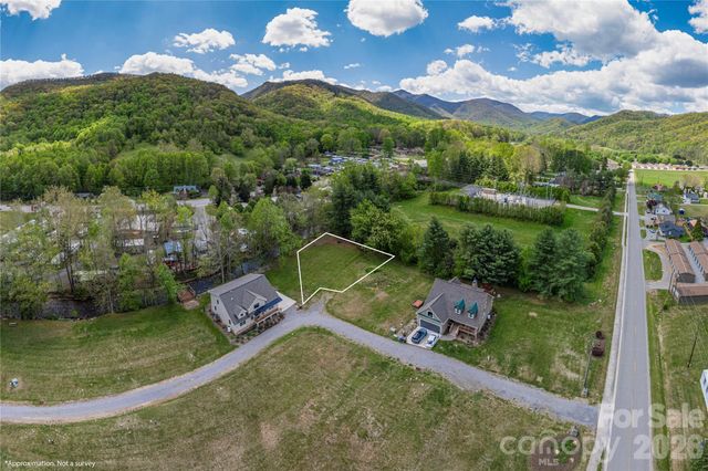 500 Sophie Road, Maggie Valley, NC 28751