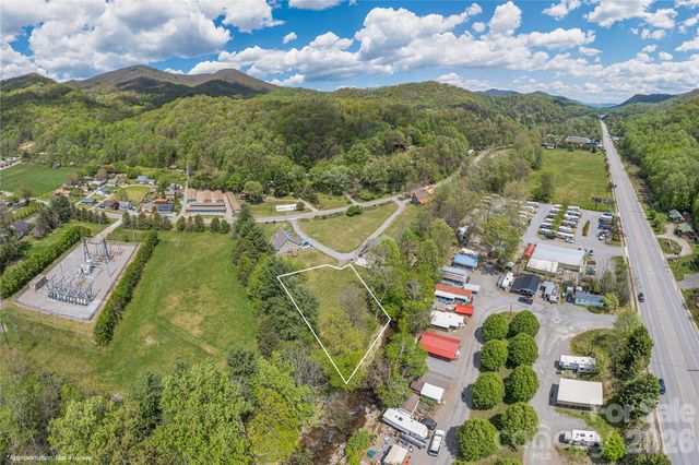 500 Sophie Road, Maggie Valley, NC 28751
