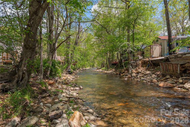 500 Sophie Road, Maggie Valley, NC 28751