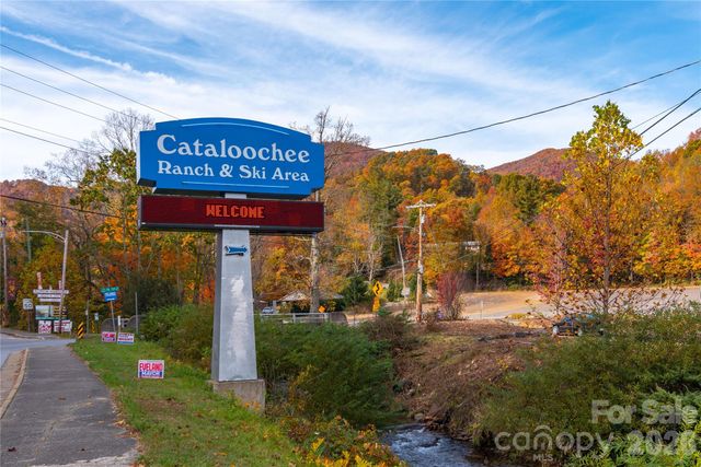 500 Sophie Road, Maggie Valley, NC 28751
