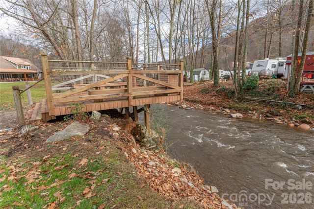 500 Sophie Road, Maggie Valley, NC 28751