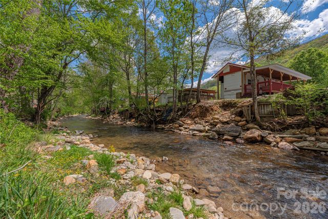 500 Sophie Road, Maggie Valley, NC 28751