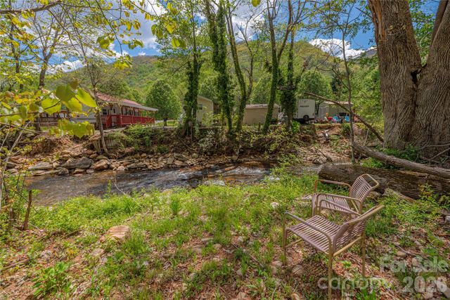 500 Sophie Road, Maggie Valley, NC 28751