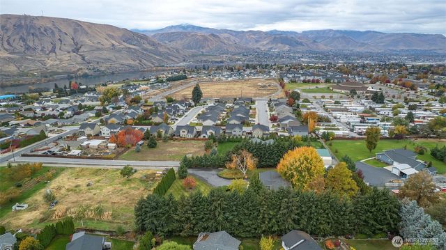 1819 6th Street SE, East Wenatchee, WA 98802