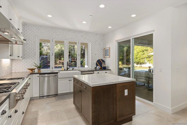 869 Channel Island Drive, Encinitas, CA 92024