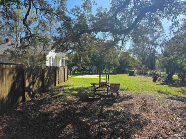 3624 W Jackson St, Pensacola, FL 32505