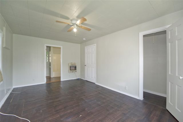 901 N Howeth, Gainesville, TX 76240