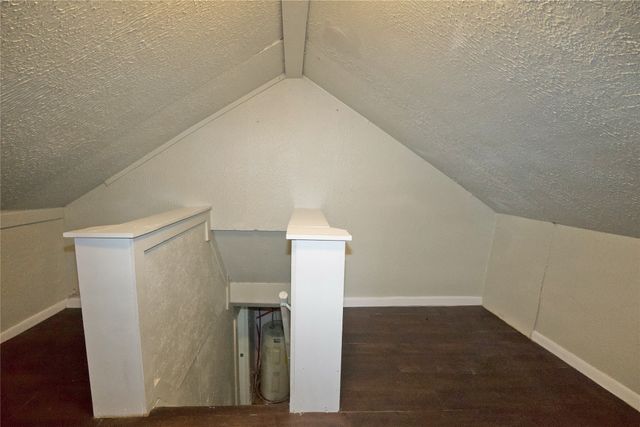 901 N Howeth, Gainesville, TX 76240