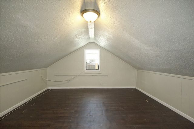 901 N Howeth, Gainesville, TX 76240