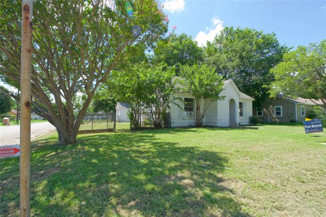 901 N Howeth, Gainesville, TX 76240