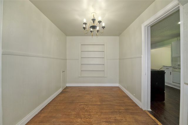 901 N Howeth, Gainesville, TX 76240