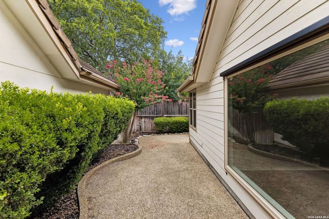 16806 Brookwood, San Antonio, TX 78248