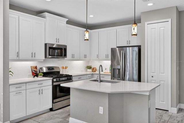 4412 STAR APPLE TERRACE, Bradenton, FL 34203