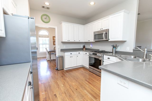 122 Buckhaven Dr, Hendersonville, TN 37075