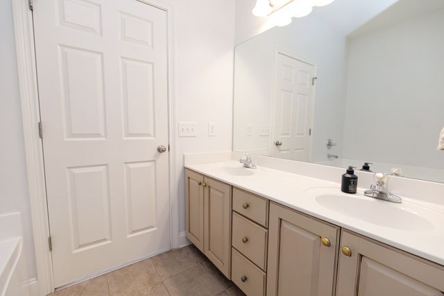 122 Buckhaven Dr, Hendersonville, TN 37075