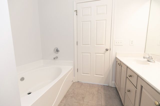 122 Buckhaven Dr, Hendersonville, TN 37075