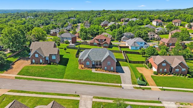 122 Buckhaven Dr, Hendersonville, TN 37075