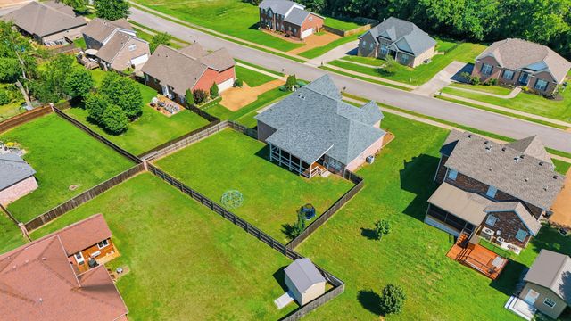 122 Buckhaven Dr, Hendersonville, TN 37075