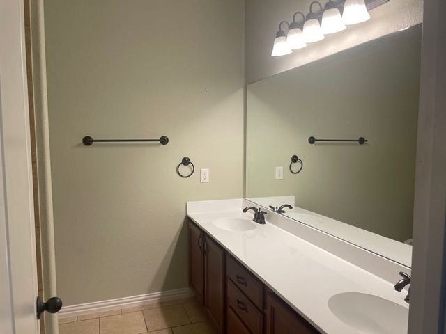 2444 Sunderland Lane, Lewisville, TX 75067