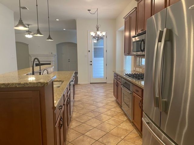 2444 Sunderland Lane, Lewisville, TX 75067
