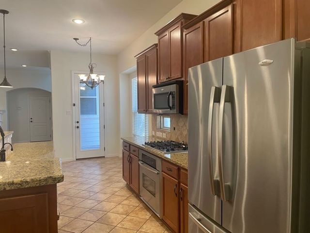 2444 Sunderland Lane, Lewisville, TX 75067