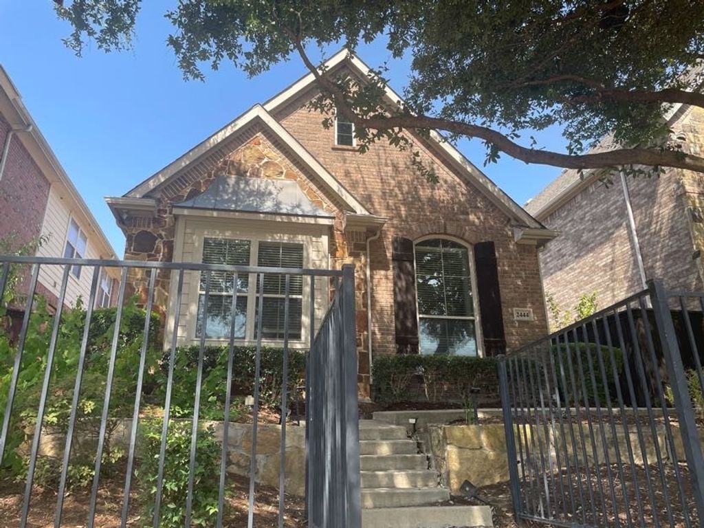 2444 Sunderland Lane, Lewisville, TX 75067