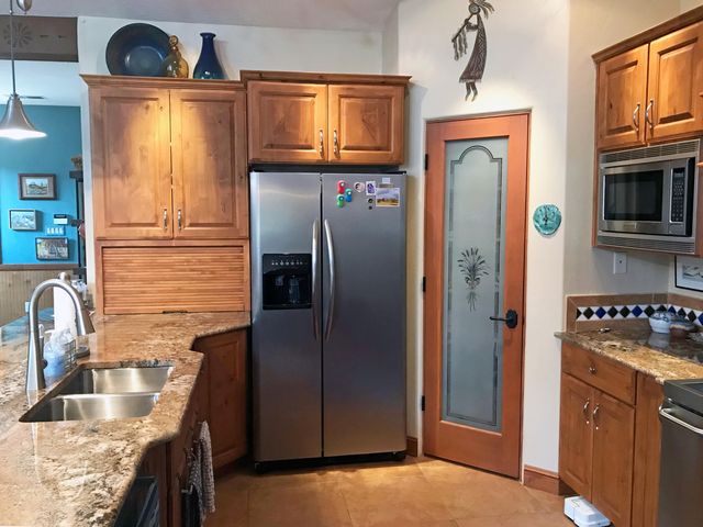 1835 Calle Barbarita NW, Albuquerque, NM 87107