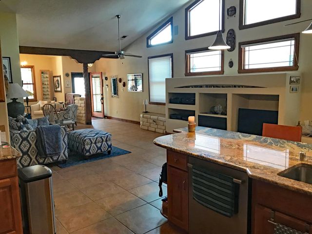 1835 Calle Barbarita NW, Albuquerque, NM 87107