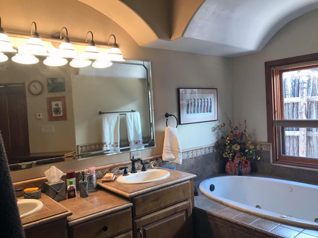 1835 Calle Barbarita NW, Albuquerque, NM 87107