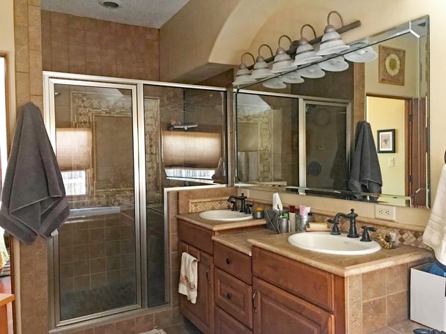 1835 Calle Barbarita NW, Albuquerque, NM 87107