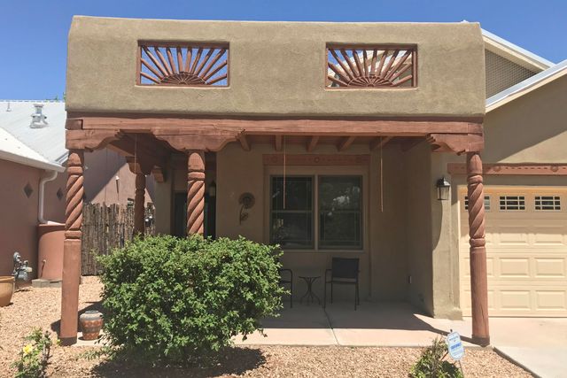 1835 Calle Barbarita NW, Albuquerque, NM 87107