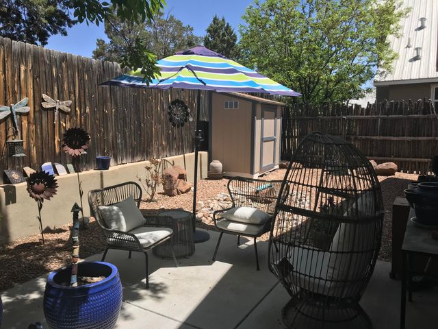 1835 Calle Barbarita NW, Albuquerque, NM 87107